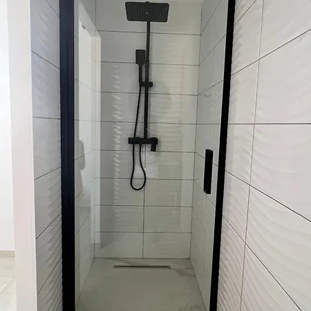 Maison Avec Piscine A Debordement * Saint-Genies-de-Malgoires
