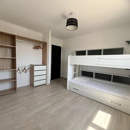 Maison Avec Piscine A Debordement * Saint-Genies-de-Malgoires