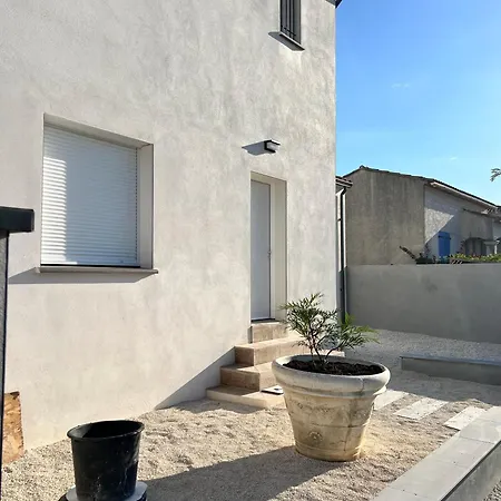 Maison Avec Piscine A Debordement Saint-Genies-de-Malgoires
